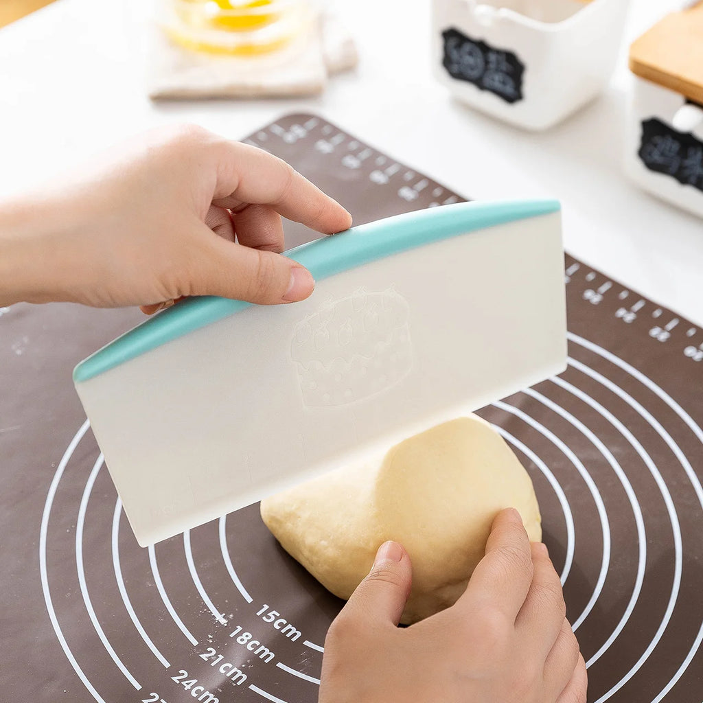 9 Inch Pastry Cutter Plastic Cake Spatulas Dough Scraper With Measuring Scale Butter Knife Bread Pizza Fondant DIY Baking Tools