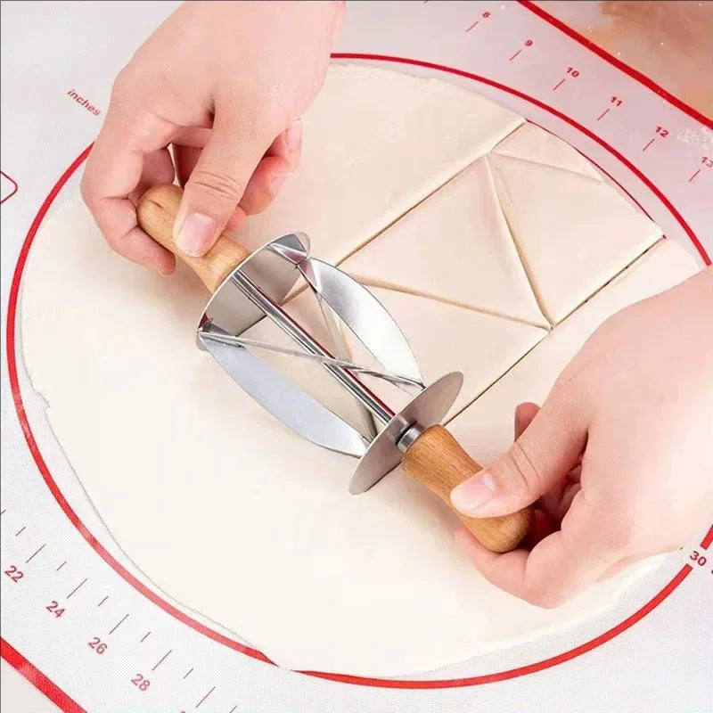 Stainless Steel Croissant Cutter Irregular Roller Cutter with Wooden Handle Pastry Baking Croissant Bread Knife Kitchen Gadgets