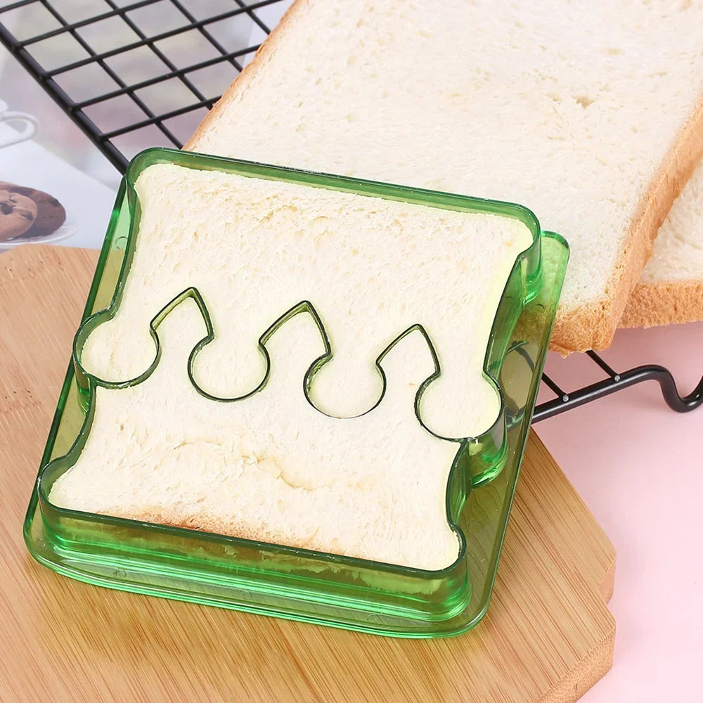 Kids Sandwich Cutter Bread Mold Cartoon Squirrel Sea Dog Bread Knife Sandwich Cutter Sealer for Bento Lunch Boxes Accessories