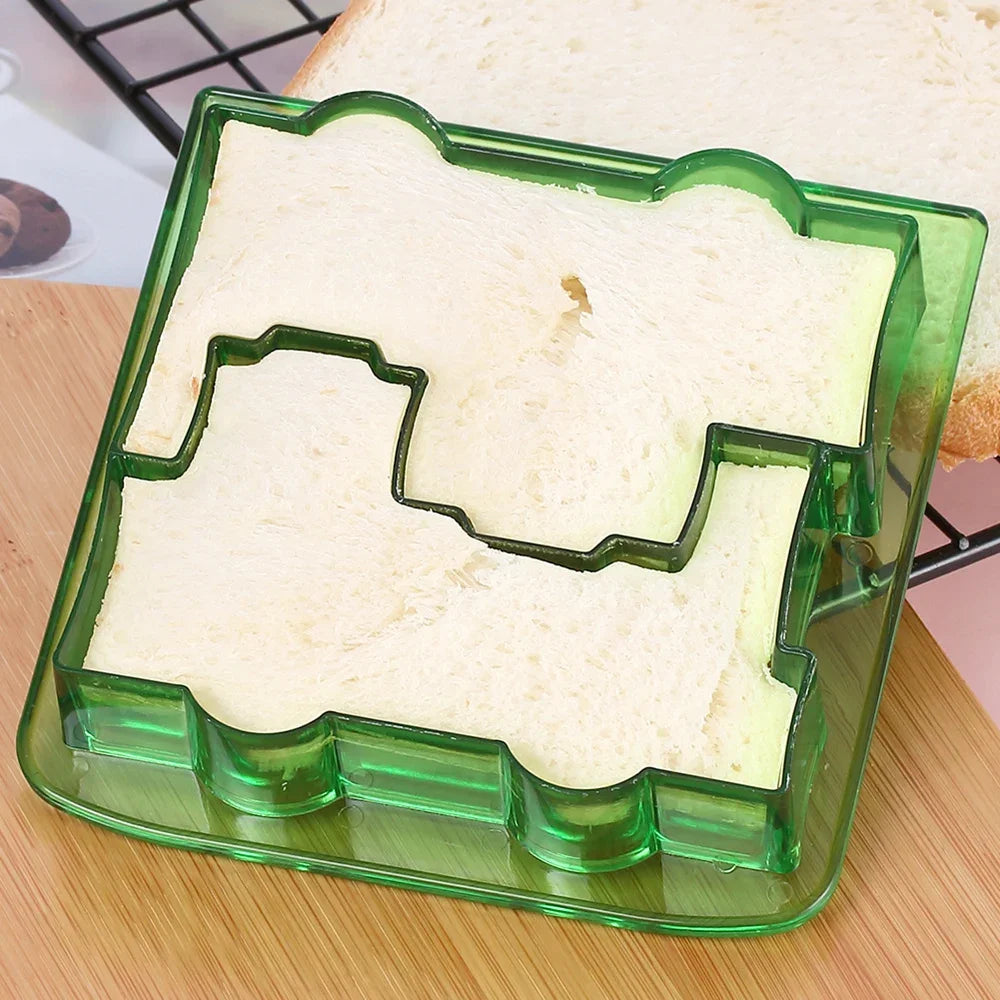 Kids Sandwich Cutter Bread Mold Cartoon Squirrel Sea Dog Bread Knife Sandwich Cutter Sealer for Bento Lunch Boxes Accessories