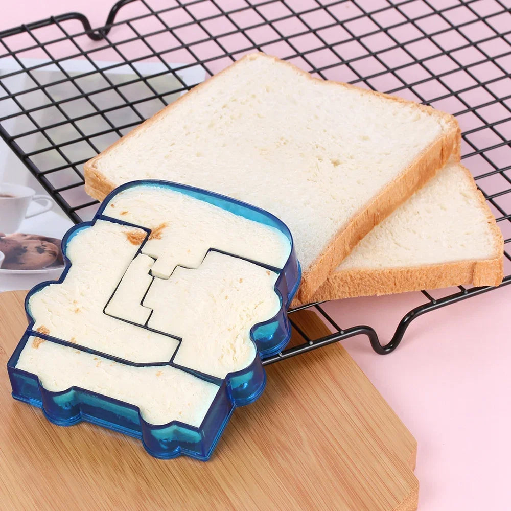 Kids Sandwich Cutter Bread Mold Cartoon Squirrel Sea Dog Bread Knife Sandwich Cutter Sealer for Bento Lunch Boxes Accessories