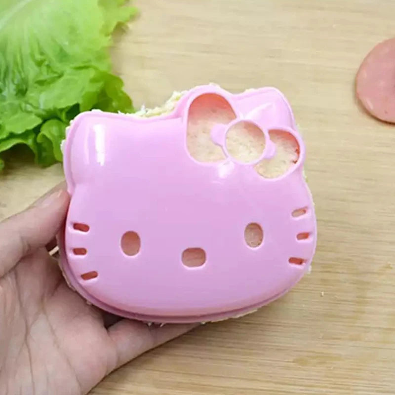 Sandwich Cutter Mini Cartoon Bear Squirrel Sea Dog Bread Knife Sandwich Cutter Sealer for Kids Bento Lunch Baking Mold