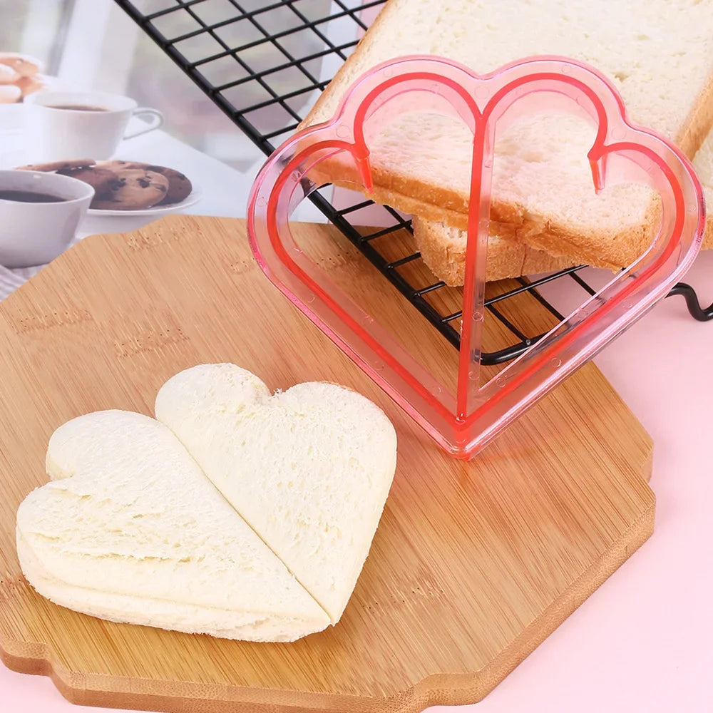 Kids Sandwich Cutter Bread Mold Cartoon Squirrel Sea Dog Bread Knife Sandwich Cutter Sealer for Bento Lunch Boxes Accessories