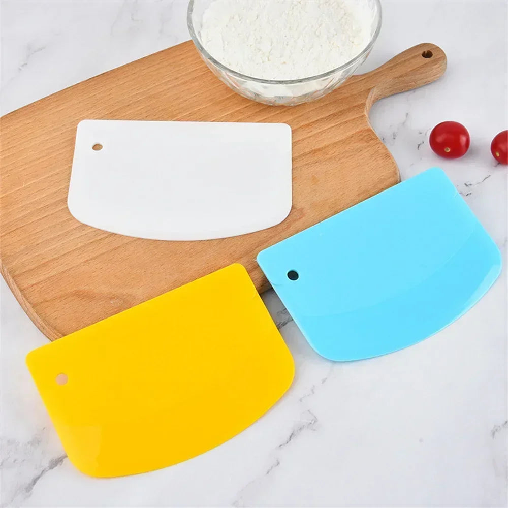 Plastic Dough Weight Cutter Cookie Fondant Bread Pizza Tools Spatula for Cake Butter Scraper Pastry and Bakery Kitchen Utensils