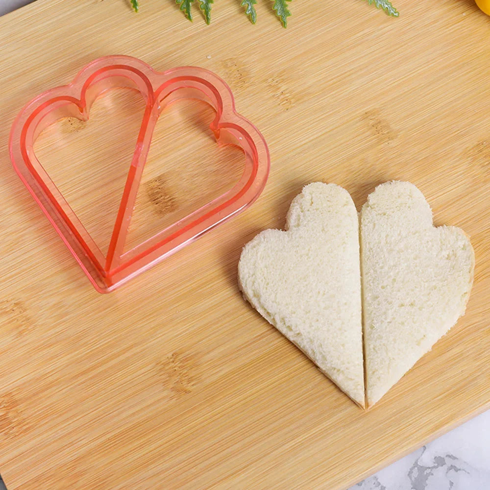 Kids Sandwich Cutter Bread Mold Cartoon Squirrel Sea Dog Bread Knife Sandwich Cutter Sealer for Bento Lunch Boxes Accessories