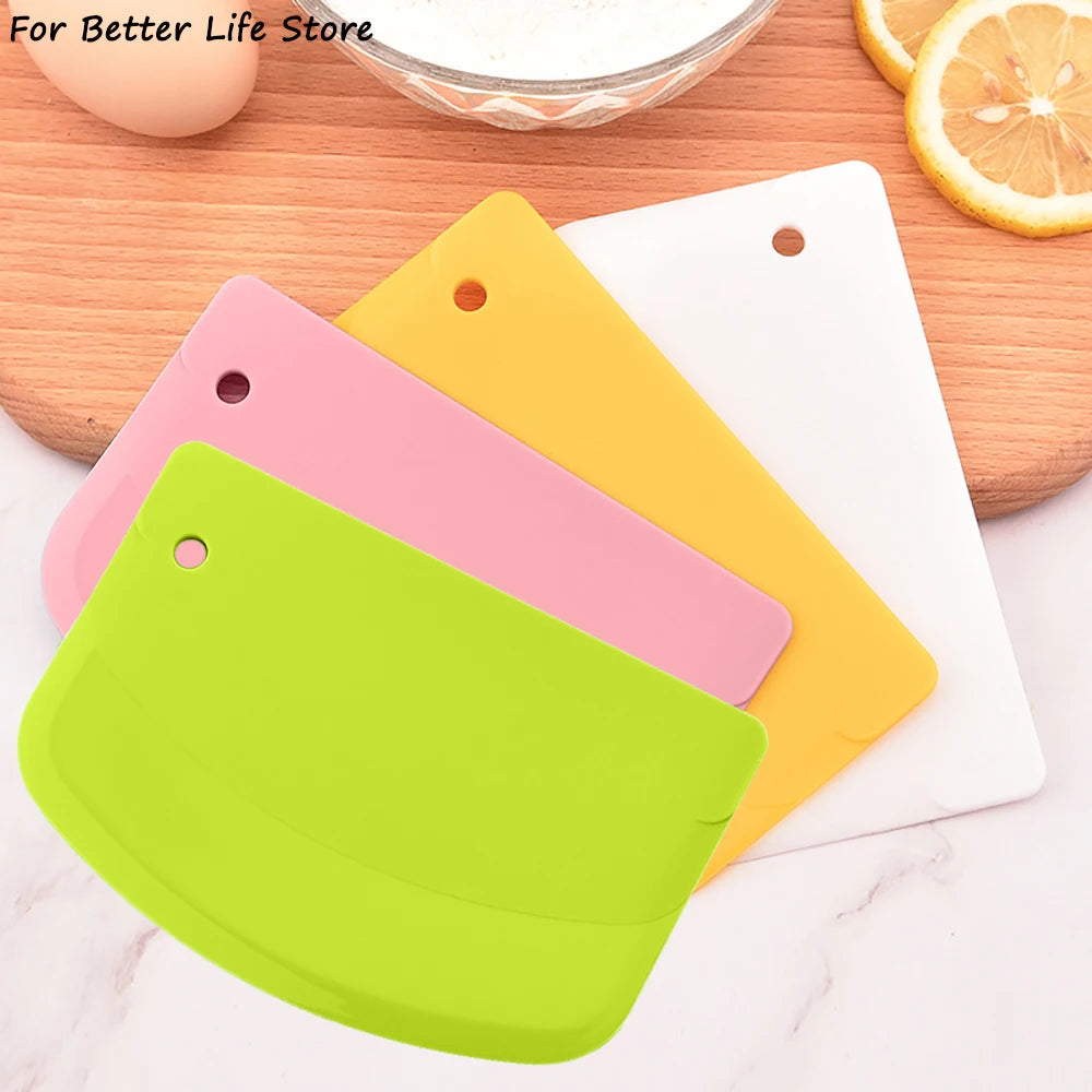 1Pc 20G 4 Colour Plastic Cake Cream Spatula Dough Knife Cutter Butter Batter Scraper Decorating Plain Smooth Edge Baking Tools