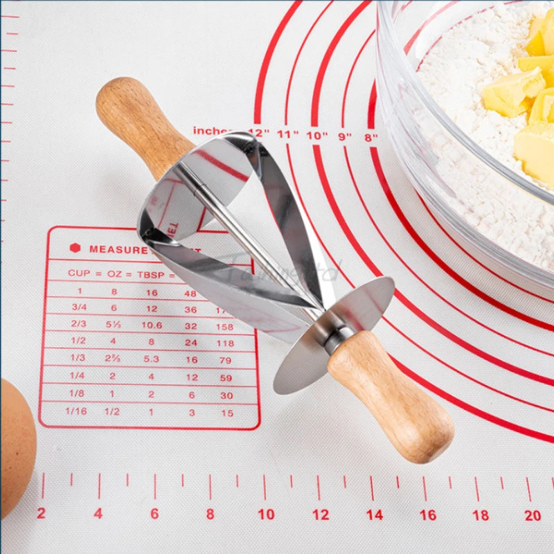 Stainless Steel Croissant Cutter Irregular Roller Cutter with Wooden Handle Pastry Baking Croissant Bread Knife Kitchen Gadgets