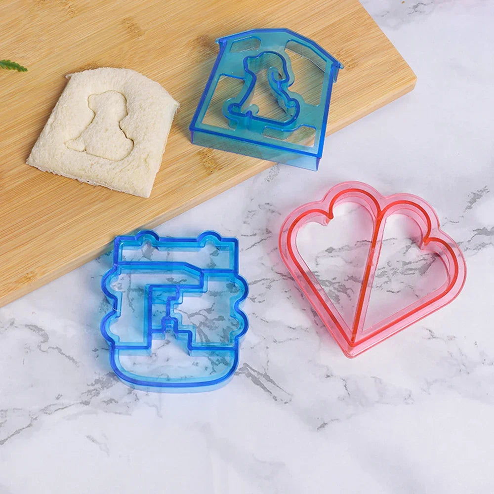 Kids Sandwich Cutter Bread Mold Cartoon Squirrel Sea Dog Bread Knife Sandwich Cutter Sealer for Bento Lunch Boxes Accessories